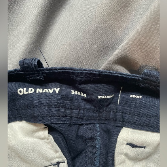 Old navy cargos - Picture 3 of 3